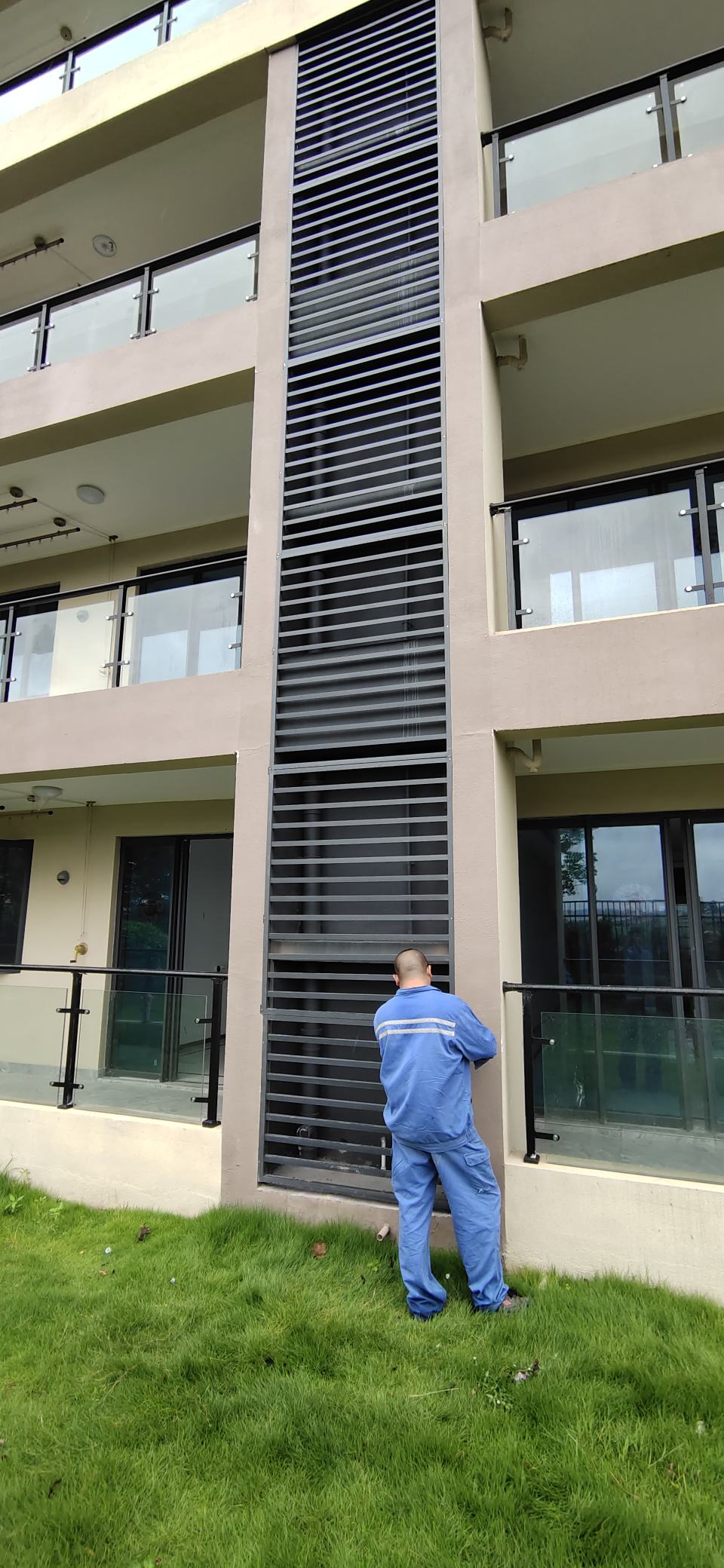 廣州番禺區(qū)找2名焊工或者包工做空調(diào)格柵擴(kuò)大整改工程